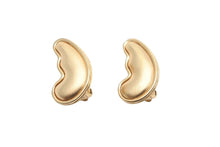 Load image into Gallery viewer, GIVENCHY ジバンシィ イヤリング ヴィンテージ アクセサリー 小物 そら豆形 GP ゴールド 美品 中古 44170