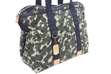 Load image into Gallery viewer, LOUIS VUITTON ルイヴィトン トレイ カモフラージュ モノグラム トートバッグ 村上隆 限定 迷彩柄 M95783 美品 中古 44194