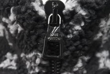 Load image into Gallery viewer, LOUIS VUITTON ルイヴィトン 21SS モノグラム フリース オーバーサイズ ブルゾン HKY44W ブラック サイズ 44 美品 中古 44274