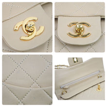 Load image into Gallery viewer, CHANEL マトラッセWフラップチェーンショルダー 1番台 ショルダーバッグ ベージュ×ゴールド 金具 23cm 美品 中古 44289