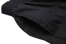 Load image into Gallery viewer, FENDI フェンディ Swim shorts スイムパンツ ハーフパンツ トランクス 水着 FXB077 ナイロン ブラック サイズ44 美品 中古 44344