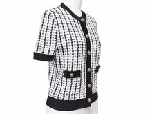 Load image into Gallery viewer, 極美品 CHANEL シャネル トップス ニット 97P ココマーク ボタン ブラック ホワイト ツイード サイズ38 P07770V00356 中古 44378