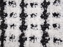 Load image into Gallery viewer, 極美品 CHANEL シャネル トップス ニット 97P ココマーク ボタン ブラック ホワイト ツイード サイズ38 P07770V00356 中古 44378