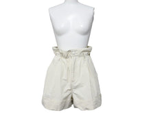 Load image into Gallery viewer, Moncler モンクレール ペーパーバッグウエストショートパンツ PANTALONE 2020AW ポリエステル アイボリー サイズ38 美品 中古 44398