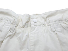 Load image into Gallery viewer, Moncler モンクレール ペーパーバッグウエストショートパンツ PANTALONE 2020AW ポリエステル アイボリー サイズ38 美品 中古 44398