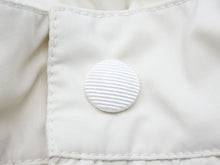 Load image into Gallery viewer, Moncler モンクレール ペーパーバッグウエストショートパンツ PANTALONE 2020AW ポリエステル アイボリー サイズ38 美品 中古 44398