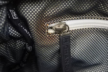 Load image into Gallery viewer, CHANEL シャネル スポーツライン ショルダーバッグ ココマーク 12番台 ストライプ ネイビー ホワイト レッド 美品 中古 44592