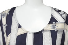 Load image into Gallery viewer, HERMES エルメス ノースリーブ ワンピース トップス ベルト柄 総柄 フランス製 シルク ホワイト ネイビー 34 美品 中古 44647