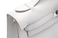 Load image into Gallery viewer, 新品同様 HERMES エルメス C刻印 ハンドバッグ ポシェットケリー グリスパール(パールグレー) スイフト シルバー金具 中古 44812