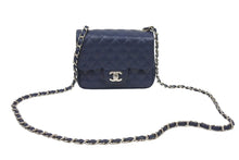 Load image into Gallery viewer, CHANEL シャネル ミニマトラッセ ネイビー キャビアスキン 15番台 ショルダーバッグ 美品 中古 45326