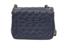 Load image into Gallery viewer, CHANEL シャネル ミニマトラッセ ネイビー キャビアスキン 15番台 ショルダーバッグ 美品 中古 45326