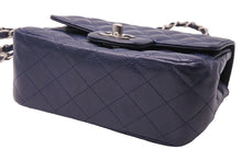 Load image into Gallery viewer, CHANEL シャネル ミニマトラッセ ネイビー キャビアスキン 15番台 ショルダーバッグ 美品 中古 45326