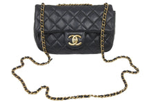 Load image into Gallery viewer, CHANEL シャネル ミニマトラッセ 18 ブラック ゴールド金具 19番台 ラムスキン ショルダーバッグ 美品 中古 45329