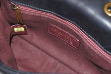 Load image into Gallery viewer, CHANEL シャネル ミニマトラッセ 18 ブラック ゴールド金具 19番台 ラムスキン ショルダーバッグ 美品 中古 45329