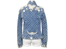 Load image into Gallery viewer, LOUIS VUITTON ルイヴィトン 36 総柄モノグラム ボタン装飾 デニムジャケット RW071W WKVB02CF7 インディゴ 美品 中古 45350