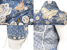 Load image into Gallery viewer, LOUIS VUITTON ルイヴィトン 36 総柄モノグラム ボタン装飾 デニムジャケット RW071W WKVB02CF7 インディゴ 美品 中古 45350