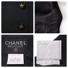 Load image into Gallery viewer, CHANEL シャネル ココマーク テーラードジャケット P07495V05526 97P ウール シルク ブラック ゴールド サイズ40 美品 中古 45374