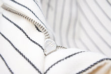 Load image into Gallery viewer, CHANEL シャネル ストライプパンツ ボトムス ココマーク P55660V41682 コットン ホワイト ブラック サイズ38 美品 中古 45438
