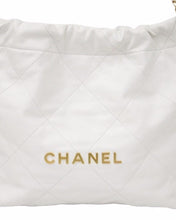 Load image into Gallery viewer, 22年完売品 CHANEL シャネル トートバッグ スモールオール22 ホワイト系 カーフ 牛革 美品 中古 45493