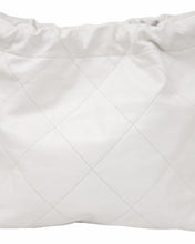 Load image into Gallery viewer, 22年完売品 CHANEL シャネル トートバッグ スモールオール22 ホワイト系 カーフ 牛革 美品 中古 45493