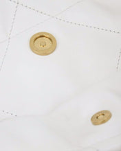 Load image into Gallery viewer, 22年完売品 CHANEL シャネル トートバッグ スモールオール22 ホワイト系 カーフ 牛革 美品 中古 45493