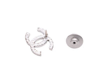 Load image into Gallery viewer, CHANEL シャネル ココマーク ブローチ アクセサリー ラインストーン メタル ブルー シルバー 3g 美品 中古 45593