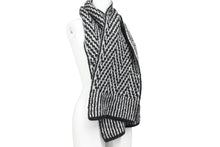 Load image into Gallery viewer, CHANEL シャネル マフラー ウール モヘア アルパカ ナイロン ブラック ホワイト 45660 美品 中古