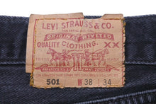 Load image into Gallery viewer, CHROME HEARTS クロムハーツ リーバイス 501 U VNTG JEAN BK セメタリークロスパッチ ブラックデニムパンツ 34インチ 美品 中古 45766