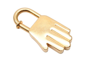 HERMES エルメス ANNEE DE LA MAIN カデナ ハンド 真鍮 ゴールド カラー 銀色 錠 トップ チャーム 2002年 良品 中古 45793