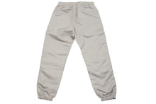 Load image into Gallery viewer, 新品未使用 ESSENTIALS エッセンシャルズ TRACK PANT トラックパンツ DESERT TAUPE ボトムス ナイロン ベージュ サイズM 45832