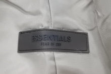 Load image into Gallery viewer, 新品未使用 ESSENTIALS エッセンシャルズ TRACK PANT トラックパンツ DESERT TAUPE ボトムス ナイロン ベージュ サイズM 45832