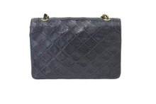 Load image into Gallery viewer, CHANEL シャネル ヴィンテージ ショルダーバッグ ミニマトラッセ 1番台 レザー ブラック ゴールド金具 良品 中古 45839
