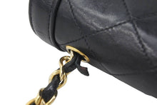 Load image into Gallery viewer, CHANEL シャネル ヴィンテージ ショルダーバッグ ミニマトラッセ 1番台 レザー ブラック ゴールド金具 良品 中古 45839
