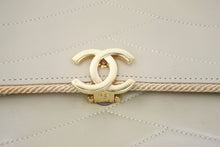 Load image into Gallery viewer, CHANEL シャネル ヴィンテージ マトラッセショルダーバッグ ココマーク 00番台 ベージュ ゴールド金具 良好 中古 45840