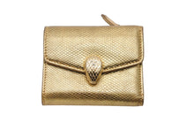 Load image into Gallery viewer, BVLGARI ブルガリ セルペンティ フォーエバー 二つ折り財布 コインケース スネークヘッド 蛇 レザー ゴールド 美品 中古 45895