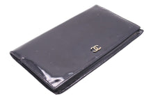 Load image into Gallery viewer, CHANEL シャネル ヴィンテージ エナメル長財布 ココマーク ブラック フランス製 6番台 中古 45903
