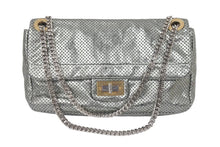 Load image into Gallery viewer, CHANEL シャネル 2.55ライン チェーン ショルダーバッグ ロゴ パンチング Wチェーン 鞄 ゴールド 11番台 中古 45924