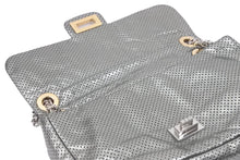 Load image into Gallery viewer, CHANEL シャネル 2.55ライン チェーン ショルダーバッグ ロゴ パンチング Wチェーン 鞄 ゴールド 11番台 中古 45924