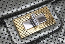 Load image into Gallery viewer, CHANEL シャネル 2.55ライン チェーン ショルダーバッグ ロゴ パンチング Wチェーン 鞄 ゴールド 11番台 中古 45924