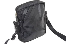 Load image into Gallery viewer, CHANEL シャネル ショルダーバッグ ココマーク スポーツライン 11番代 ブラック ライトグレー 中古 46000