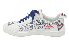 Load image into Gallery viewer, CHANEL 19SS ファレルウィリアムス グラフィックローカットスニーカー ホワイトマルチカラー 36 美品 中古 46013