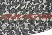 Load image into Gallery viewer, LOUIS VUITTON ルイヴィトン モノグラモフラージュ ストール カモフラージュ ダークグリーン シルク 村上隆 M74152 中古 46048