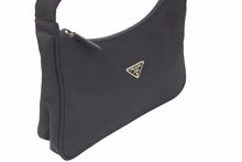Load image into Gallery viewer, PRADA プラダ MV515 ホーボー ハンドバッグ ミニバッグ 三角ロゴ金具 プレート ナイロン ブラック レディース 美品 中古 46071