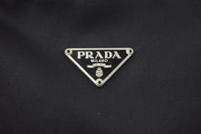 Load image into Gallery viewer, PRADA プラダ MV515 ホーボー ハンドバッグ ミニバッグ 三角ロゴ金具 プレート ナイロン ブラック レディース 美品 中古 46071