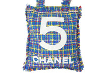 Load image into Gallery viewer, 極美品 CHANEL シャネル マルチカラーツイードトートバッグ デカココマーク ラメ ツイード フリンジ 23番台 中古 46087