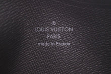 Load image into Gallery viewer, Louis Vuitton ルイヴィトン NIGO ニゴ コインカードホルダー LVスクエアードコレクション ジャイアント N60387 美品 中古 46106