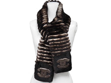Load image into Gallery viewer, 超美品 シャネル ココマーク オリラグ ラビット ファー マフラー W13×H140 ブラウン CHANEL レディース 中古 46107