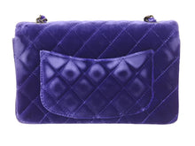 Load image into Gallery viewer, 新品同様 CHANEL シャネル ミニマトラッセ チェーンショルダーバッグ 20番台 ベロア ネイビー ブラック金具 中古 46146