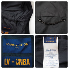 Load image into Gallery viewer, LouisVuitton ルイヴィトン NBAバスケットボール モノグラム ナイロン ジャケット レディース ブラック グレー 美品 中古 46166