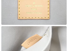 Load image into Gallery viewer, ルイヴィトン LOUIS VUITTON LV ロックイット モノグラム ミロワール ハンドバッグ ゴールド M95450 美品 中古 46177